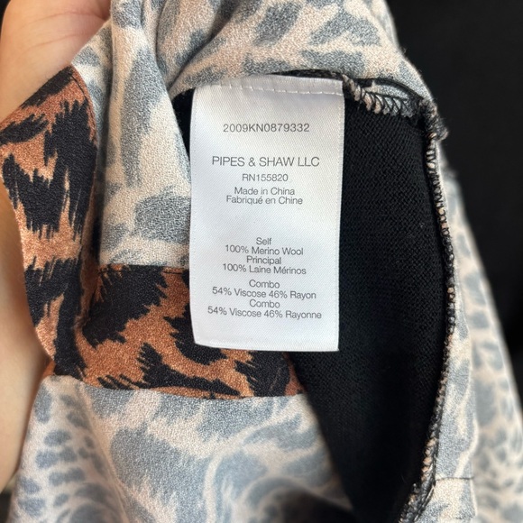 Veronica Beard Phebe Mixed Media
Top in Black, Size XS - Picture 14 of 14